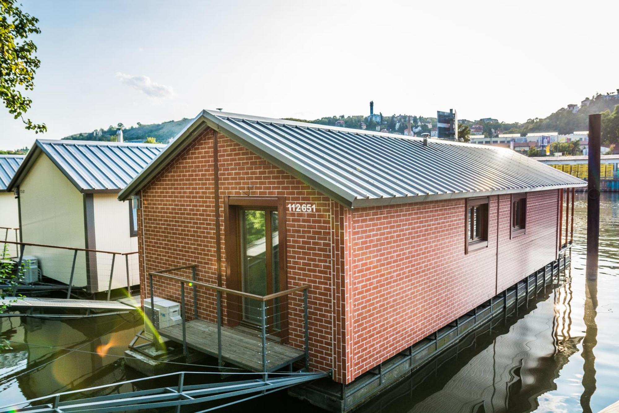Houseboat Benjamin - Houseboats Benjamin & Franklin Hotell Prag Exteriör bild